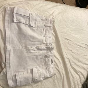 White mini cargo skirt (send offers)